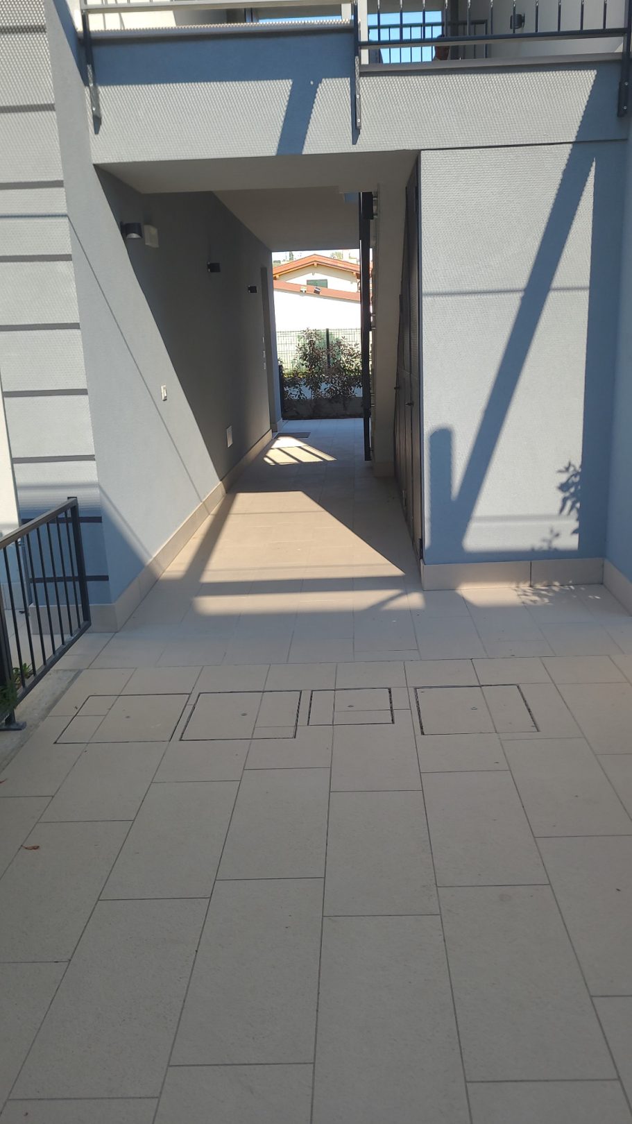 Treppenhaus Puro Amore Lazise Zugang zum Treppenaufgang